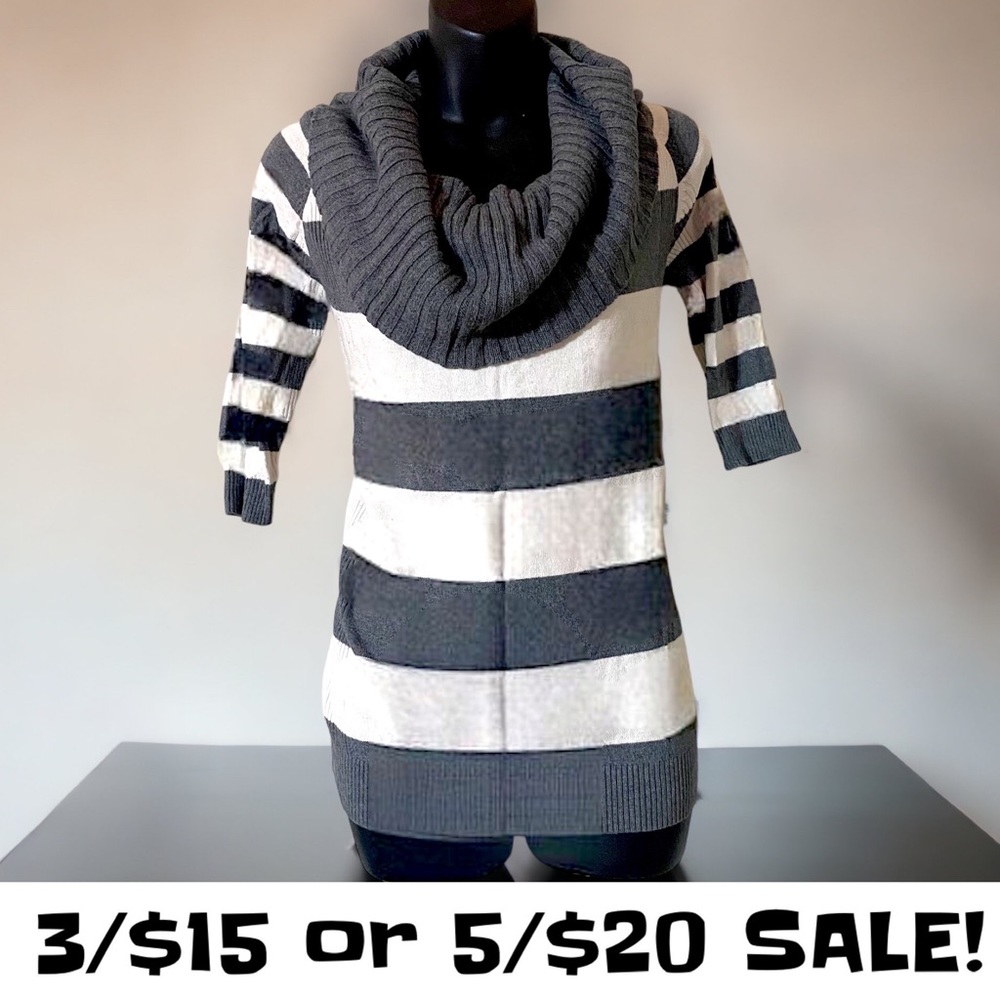 🌸 3/$15 EXPRESS COWL NECK STRIPED SWEATER